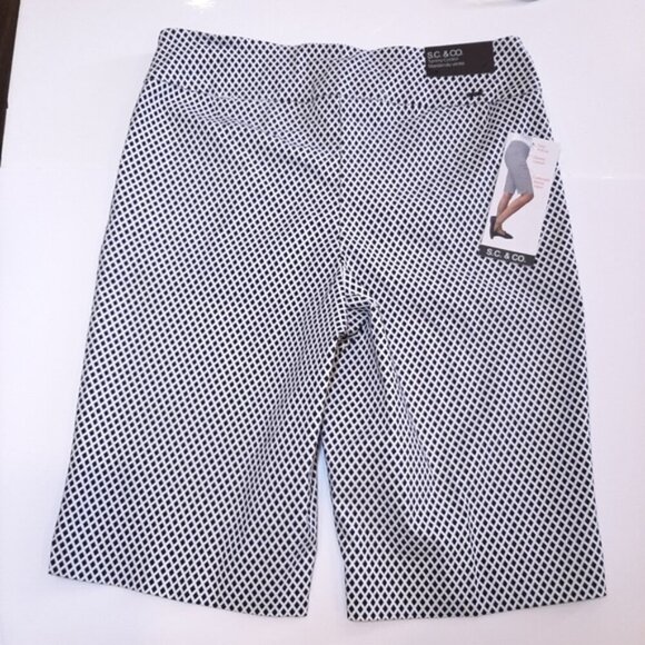 SC&CO 13" Pull On Bermuda Shorts Tummy Control Dressy Diamond Print Stretch - Picture 6 of 10